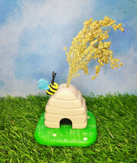 Beehive spray holder