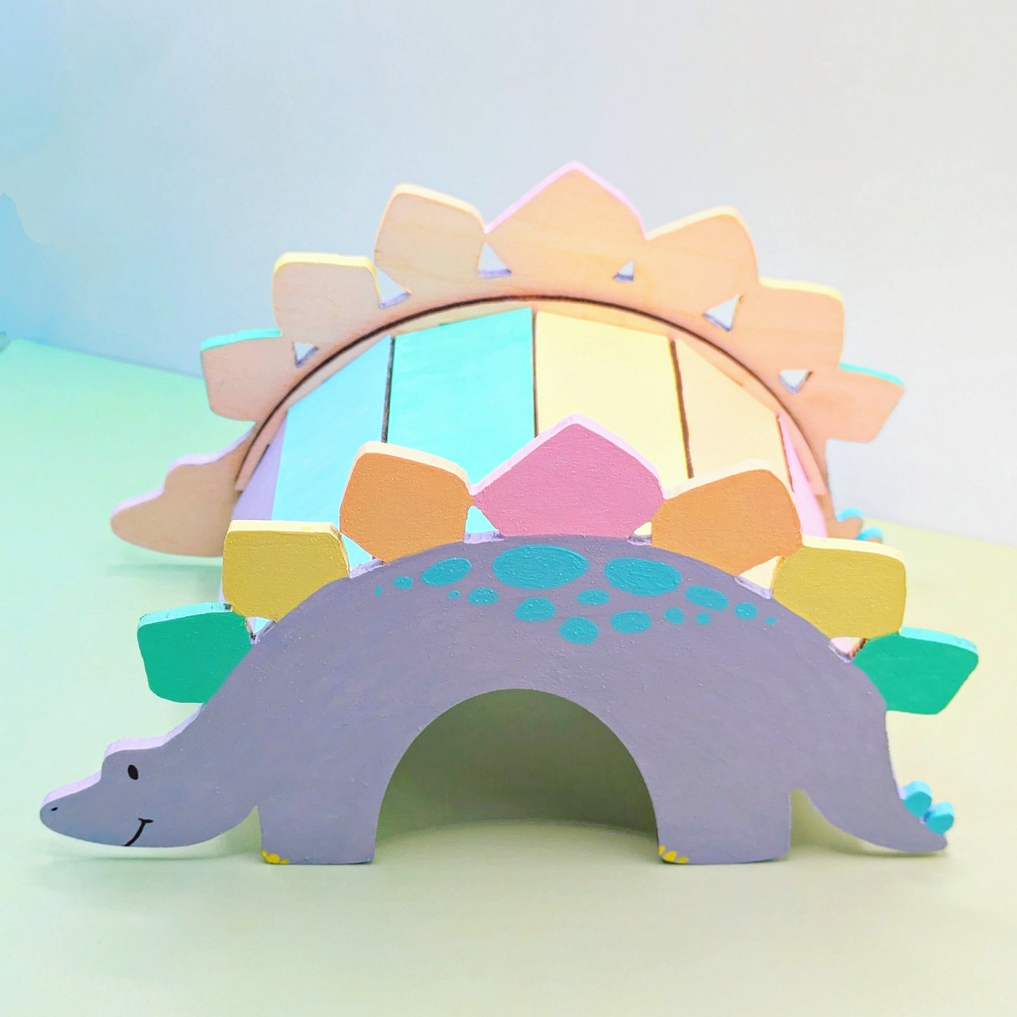 stegosaurus bridge/hide